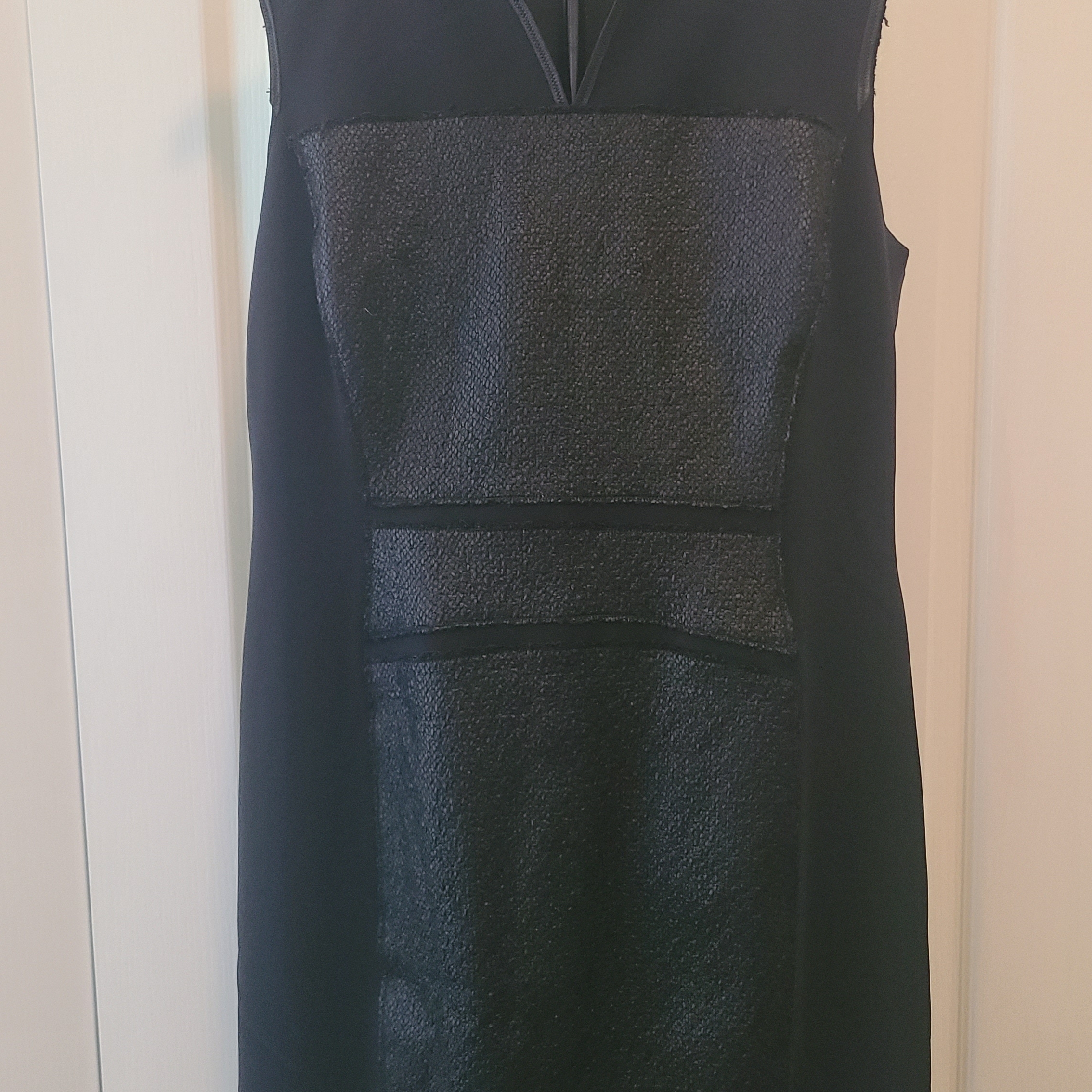 Elie Tahari Black Tight Shift Dress